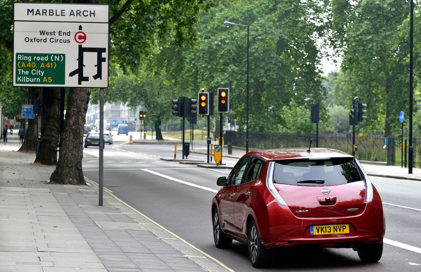 2013 Nissan Leaf congestion charge sign